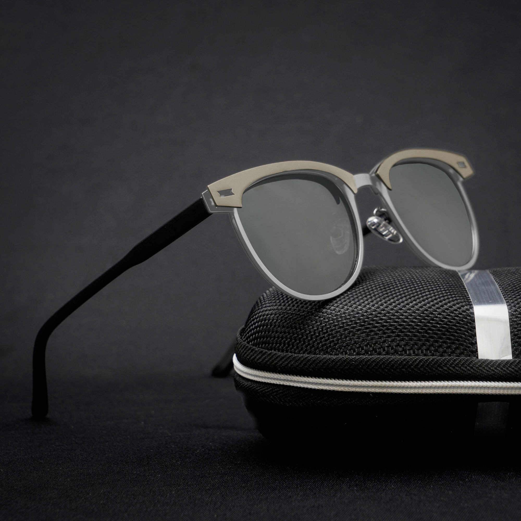 JAKE SILVER BLACK SUNGLASSES