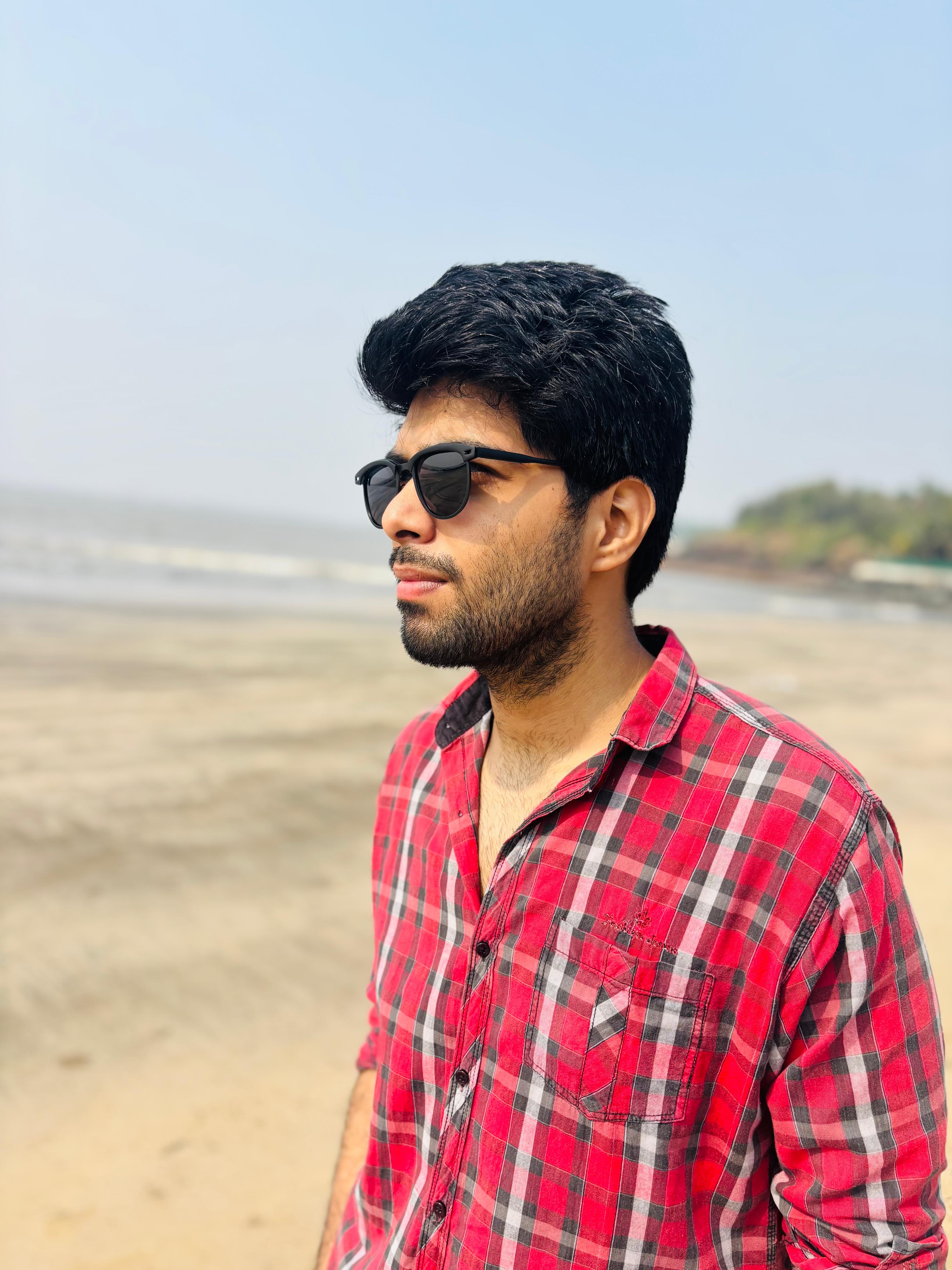 JAKE BLACK SUNGLASSES